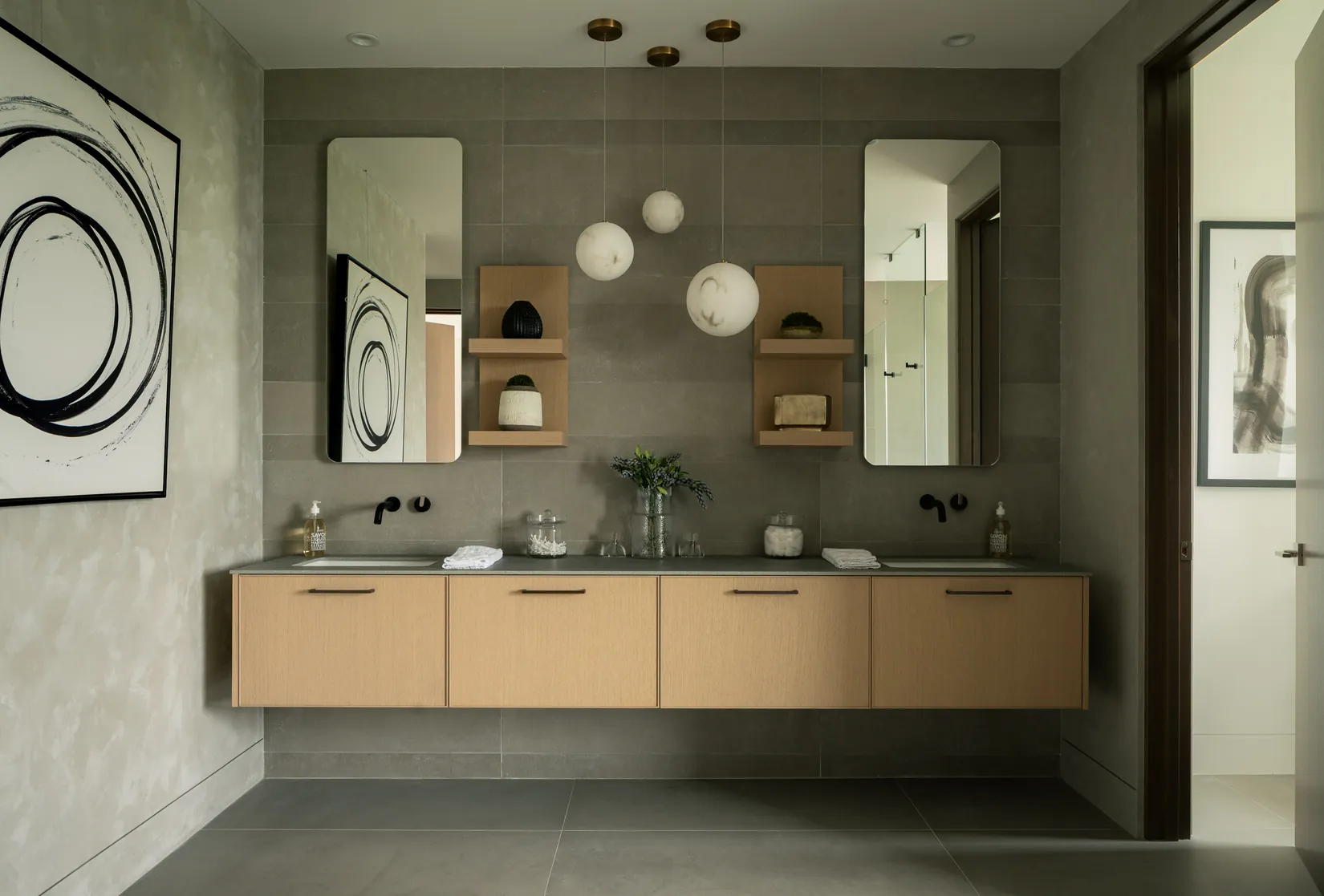 Double Vanity Feature